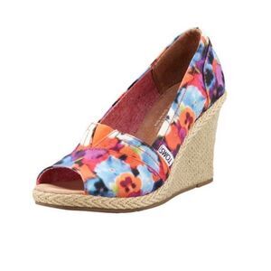 TOMS OAHU FLORAL BRAIDED HEEL WEDGES 7 med.